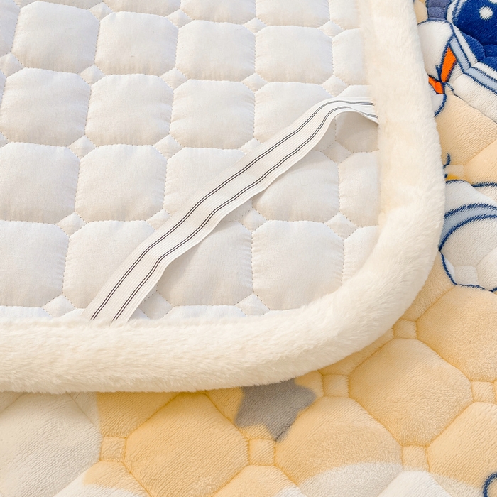 91家纺网 家纺一手货源 找家纺 梵朴 2025新款牛奶绒夹棉床垫床褥加厚珊瑚绒床护垫-印花系列（大床图） 宇宙太空人