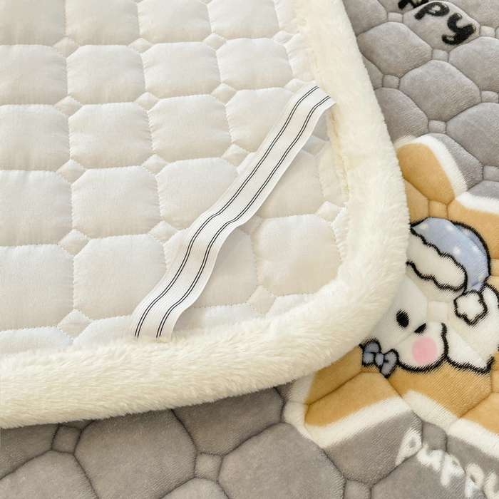 91家纺网 家纺一手货源 找家纺 梵朴 2025新款牛奶绒夹棉床垫床褥加厚珊瑚绒床护垫-印花系列（大床图） 开心奶狗