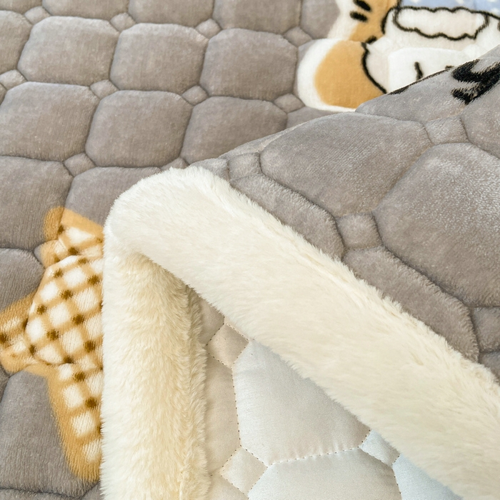 91家纺网 家纺一手货源 找家纺 梵朴 2025新款牛奶绒夹棉床垫床褥加厚珊瑚绒床护垫-印花系列（大床图） 开心奶狗