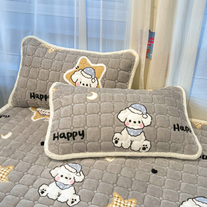 91家纺网 家纺一手货源 找家纺 梵朴 2025新款牛奶绒夹棉床垫床褥加厚珊瑚绒床护垫-印花系列（大床图） 开心奶狗