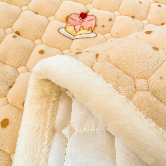 91家纺网 家纺一手货源 找家纺 梵朴 2025新款牛奶绒夹棉床垫床褥加厚珊瑚绒床护垫-印花系列（大床图） 厨师长狗狗