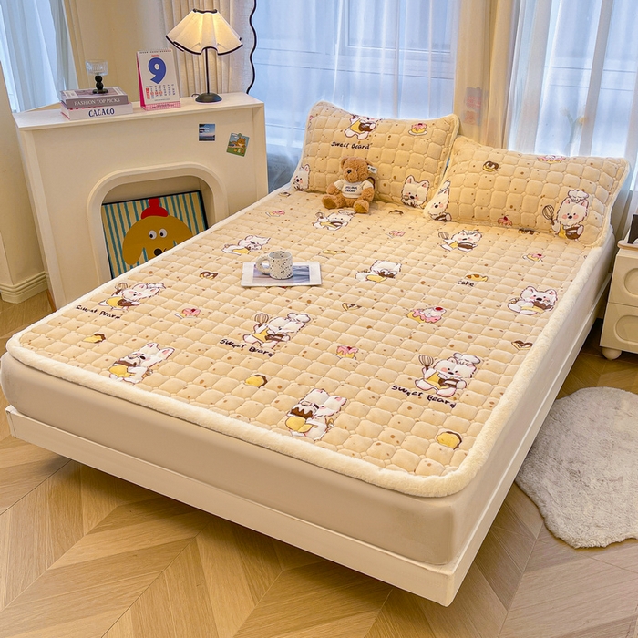 91家纺网 家纺一手货源 找家纺 梵朴 2025新款牛奶绒夹棉床垫床褥加厚珊瑚绒床护垫-印花系列（大床图） 厨师长狗狗