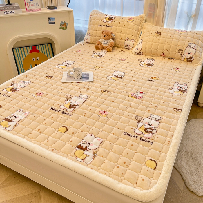 91家纺网 家纺一手货源 找家纺 梵朴 2025新款牛奶绒夹棉床垫床褥加厚珊瑚绒床护垫-印花系列（大床图） 厨师长狗狗