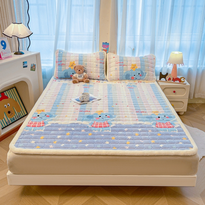 91家纺网 家纺一手货源 找家纺 梵朴 2025新款牛奶绒夹棉床垫床褥加厚珊瑚绒床护垫-印花系列（大床图） 彩虹小象