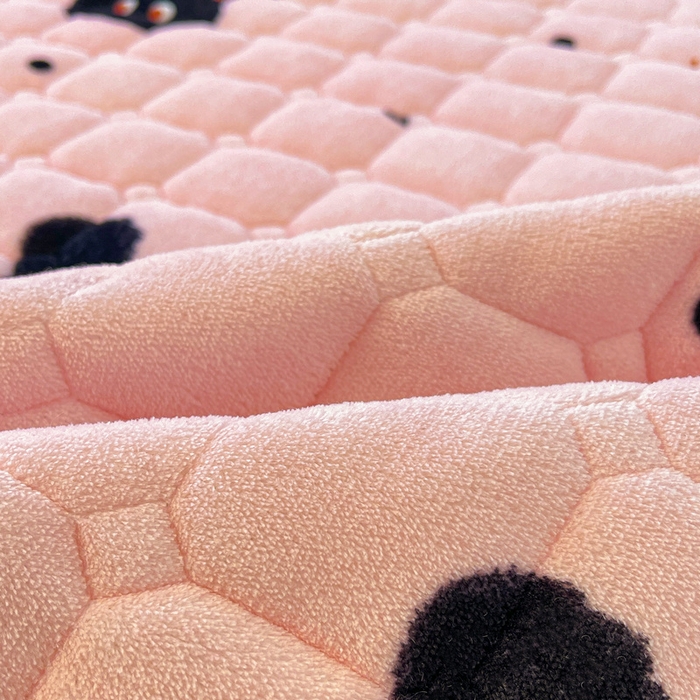 91家纺网 家纺一手货源 找家纺 梵朴 2025新款牛奶绒夹棉床垫床褥加厚珊瑚绒床护垫-印花系列（大床图） 甜蜜小兔