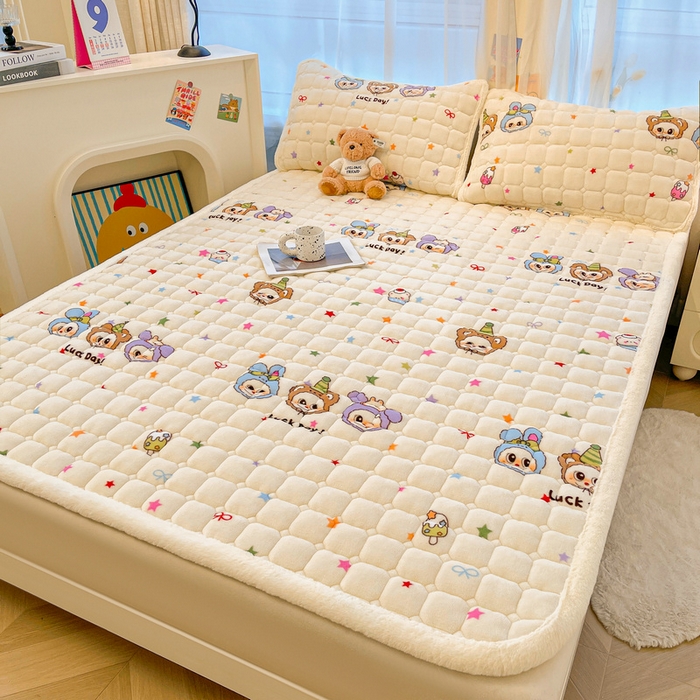 91家纺网 家纺一手货源 找家纺 梵朴 2025新款牛奶绒夹棉床垫床褥加厚珊瑚绒床护垫-印花系列（大床图） 三只布布