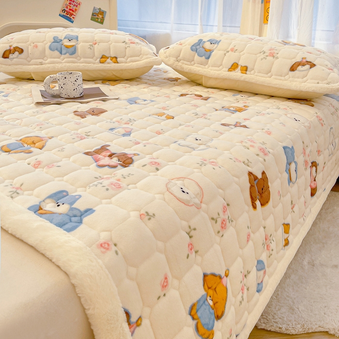 91家纺网 家纺一手货源 找家纺 梵朴 2025新款牛奶绒夹棉床垫床褥加厚珊瑚绒床护垫-印花系列（大床图） 萌宠聚会