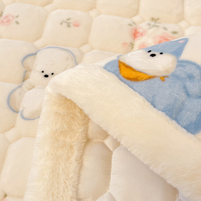 91家纺网 家纺一手货源 找家纺 梵朴 2025新款牛奶绒夹棉床垫床褥加厚珊瑚绒床护垫-印花系列（大床图） 萌宠聚会