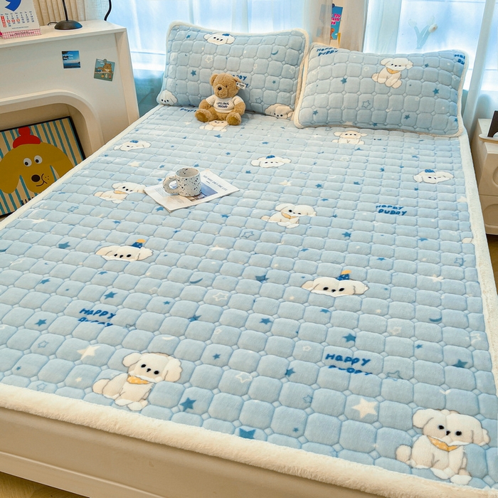 91家纺网 家纺一手货源 找家纺 梵朴 2025新款牛奶绒夹棉床垫床褥加厚珊瑚绒床护垫-印花系列（大床图） 星星萌狗