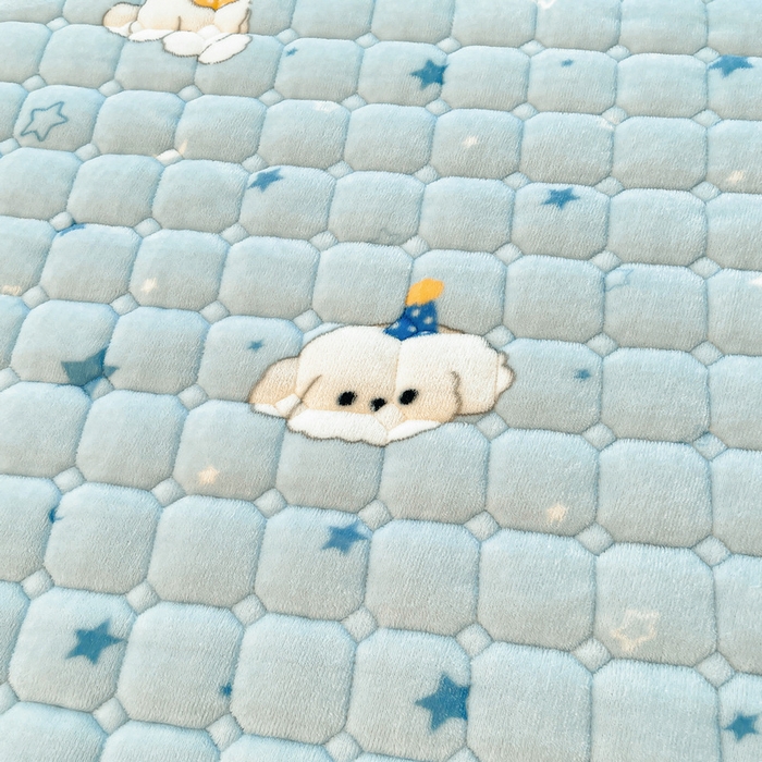 91家纺网 家纺一手货源 找家纺 梵朴 2025新款牛奶绒夹棉床垫床褥加厚珊瑚绒床护垫-印花系列（大床图） 星星萌狗