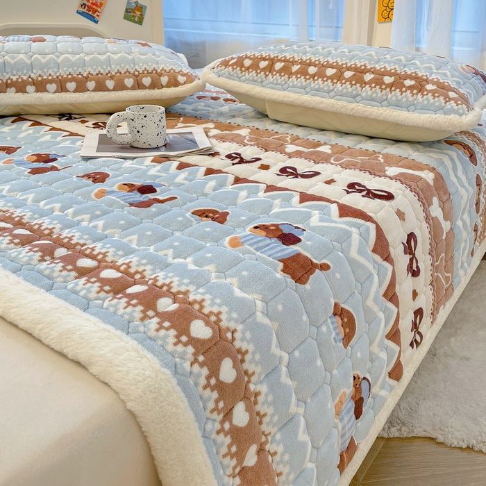 91家纺网 家纺一手货源 找家纺 梵朴 2025新款牛奶绒夹棉床垫床褥加厚珊瑚绒床护垫-印花系列（大床图） 费尔岛狗狗