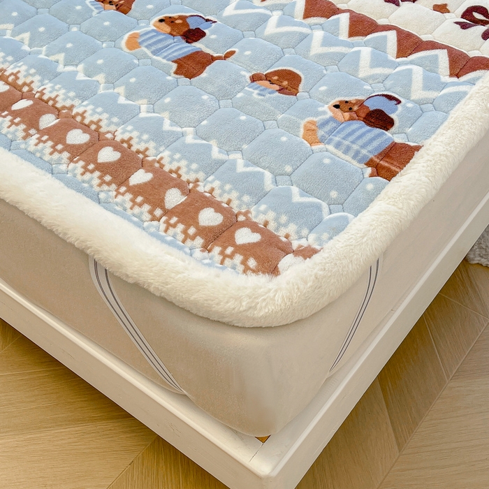 91家纺网 家纺一手货源 找家纺 梵朴 2025新款牛奶绒夹棉床垫床褥加厚珊瑚绒床护垫-印花系列（大床图） 费尔岛狗狗