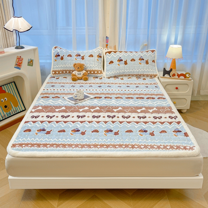 91家纺网 家纺一手货源 找家纺 梵朴 2025新款牛奶绒夹棉床垫床褥加厚珊瑚绒床护垫-印花系列（大床图） 费尔岛狗狗