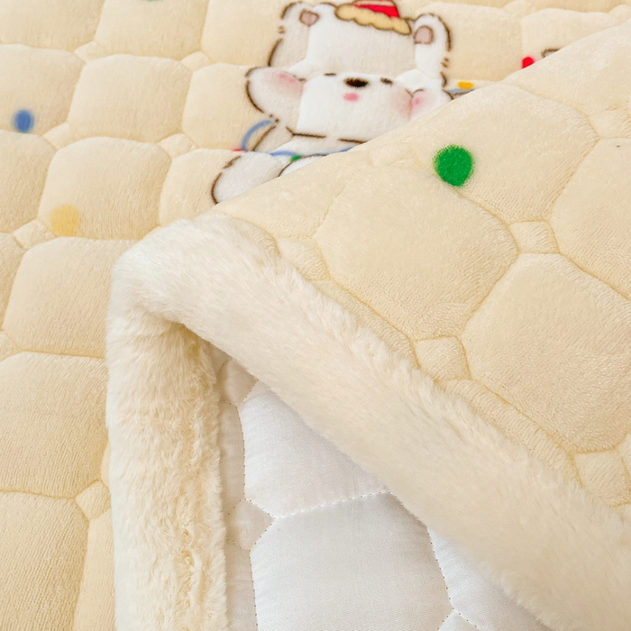 91家纺网 家纺一手货源 找家纺 梵朴 2025新款牛奶绒夹棉床垫床褥加厚珊瑚绒床护垫-印花系列（大床图） 彩点西高地