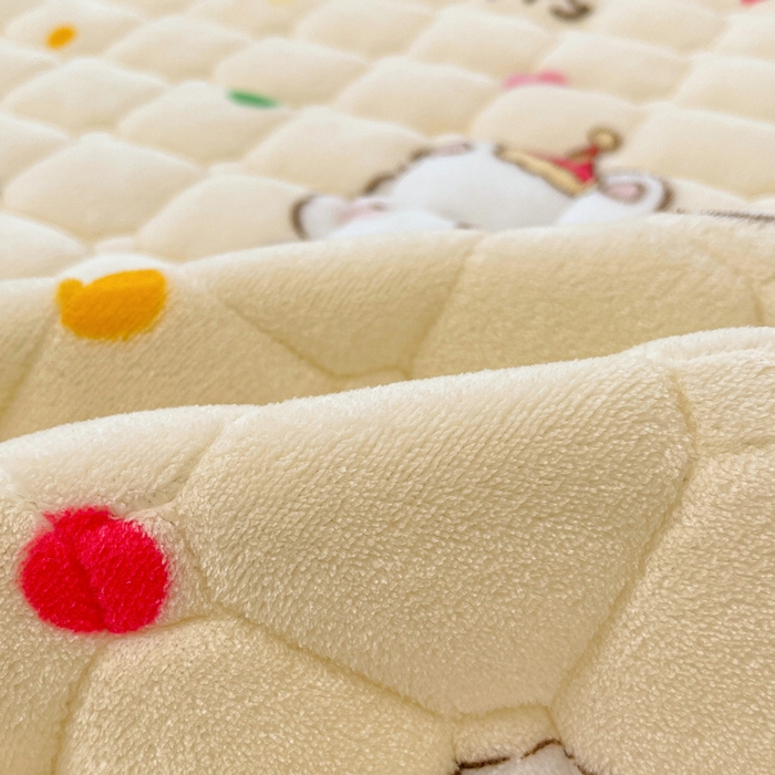 91家纺网 家纺一手货源 找家纺 梵朴 2025新款牛奶绒夹棉床垫床褥加厚珊瑚绒床护垫-印花系列（大床图） 彩点西高地