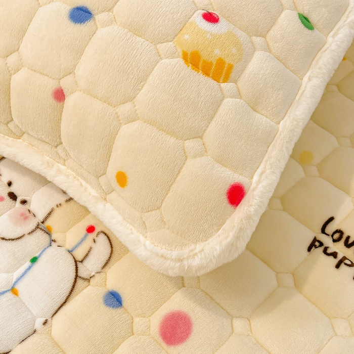 91家纺网 家纺一手货源 找家纺 梵朴 2025新款牛奶绒夹棉床垫床褥加厚珊瑚绒床护垫-印花系列（大床图） 彩点西高地