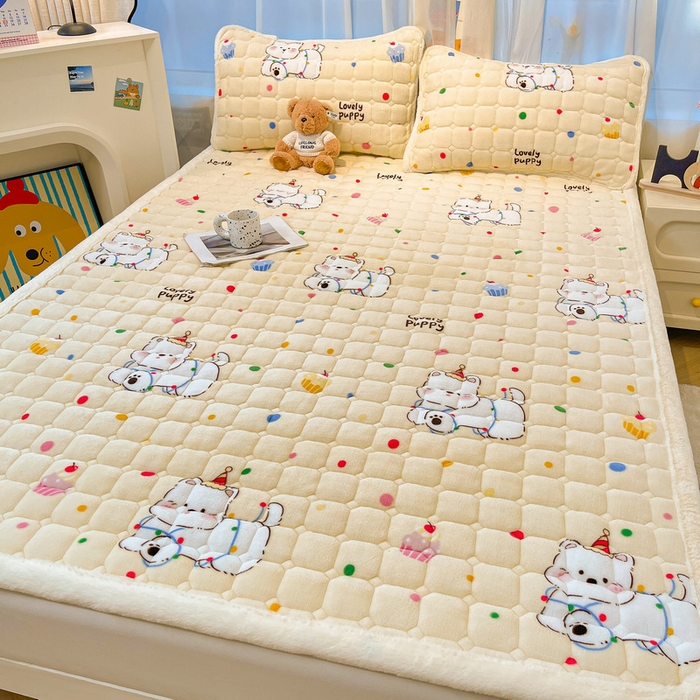 91家纺网 家纺一手货源 找家纺 梵朴 2025新款牛奶绒夹棉床垫床褥加厚珊瑚绒床护垫-印花系列（大床图） 彩点西高地