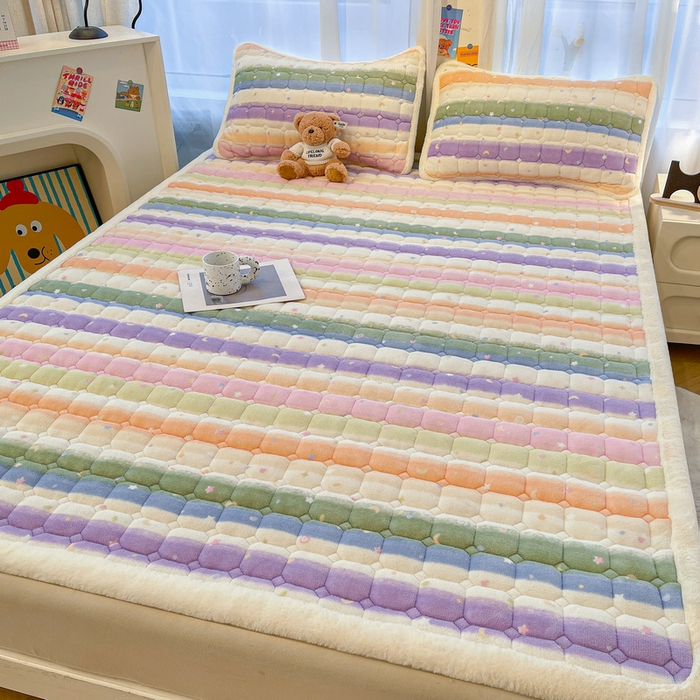 91家纺网 家纺一手货源 找家纺 梵朴 2025新款牛奶绒夹棉床垫床褥加厚珊瑚绒床护垫-印花系列（大床图） 缤纷彩虹