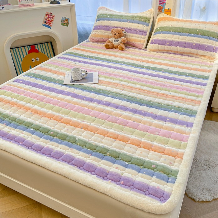 91家纺网 家纺一手货源 找家纺 梵朴 2025新款牛奶绒夹棉床垫床褥加厚珊瑚绒床护垫-印花系列（大床图） 缤纷彩虹