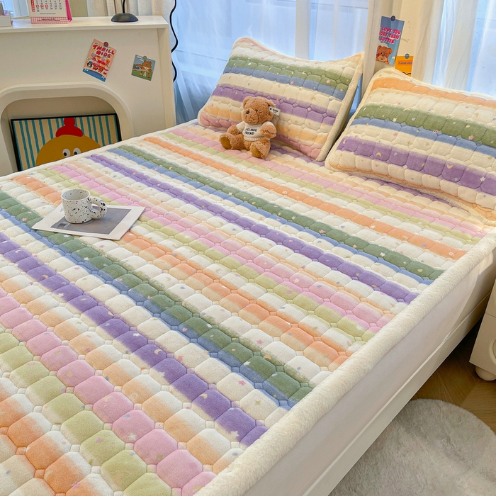 91家纺网 家纺一手货源 找家纺 梵朴 2025新款牛奶绒夹棉床垫床褥加厚珊瑚绒床护垫-印花系列（大床图） 缤纷彩虹