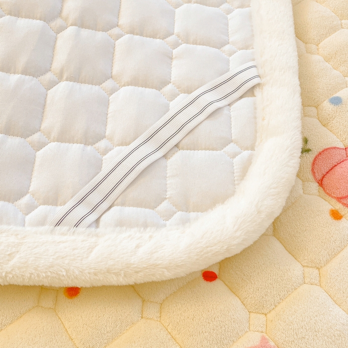 91家纺网 家纺一手货源 找家纺 梵朴 2025新款牛奶绒夹棉床垫床褥加厚珊瑚绒床护垫-印花系列（大床图） 波点南瓜