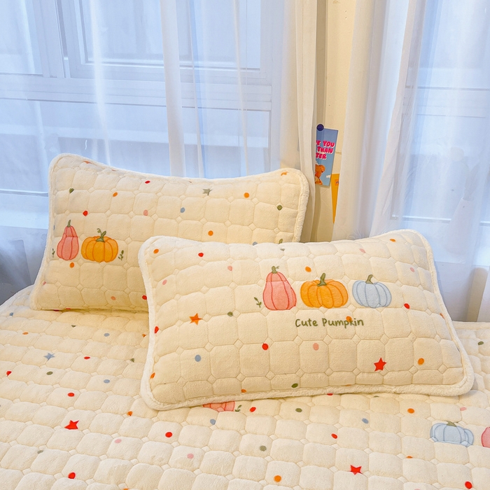 91家纺网 家纺一手货源 找家纺 梵朴 2025新款牛奶绒夹棉床垫床褥加厚珊瑚绒床护垫-印花系列（大床图） 波点南瓜