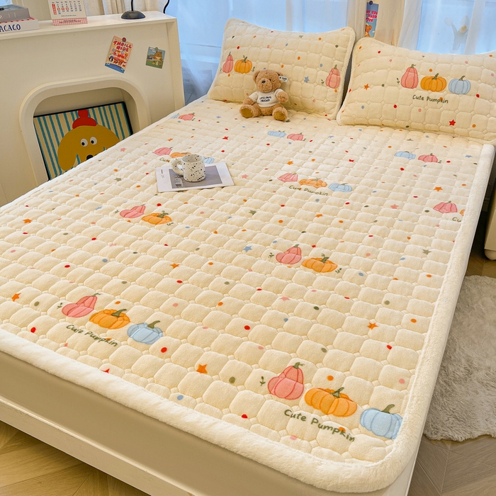 91家纺网 家纺一手货源 找家纺 梵朴 2025新款牛奶绒夹棉床垫床褥加厚珊瑚绒床护垫-印花系列（大床图） 波点南瓜