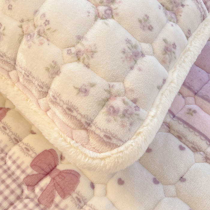 91家纺网 家纺一手货源 找家纺 梵朴 2025新款牛奶绒夹棉床垫床褥加厚珊瑚绒床护垫-印花系列（大床图） 花漾年华