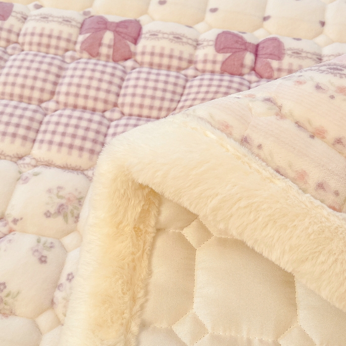 91家纺网 家纺一手货源 找家纺 梵朴 2025新款牛奶绒夹棉床垫床褥加厚珊瑚绒床护垫-印花系列（大床图） 花漾年华