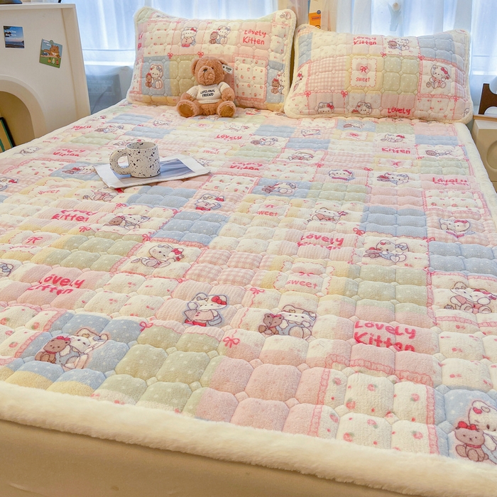 91家纺网 家纺一手货源 找家纺 梵朴 2025新款牛奶绒夹棉床垫床褥加厚珊瑚绒床护垫-印花系列（大床图） 花园凯蒂