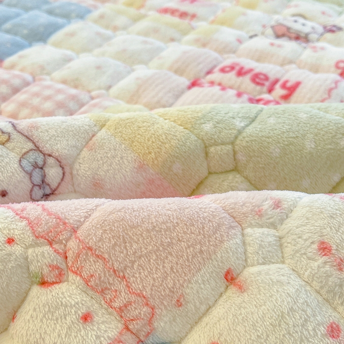 91家纺网 家纺一手货源 找家纺 梵朴 2025新款牛奶绒夹棉床垫床褥加厚珊瑚绒床护垫-印花系列（大床图） 花园凯蒂