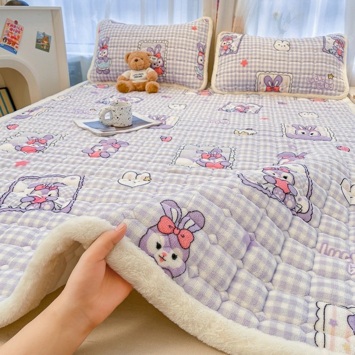 91家纺网 家纺一手货源 找家纺 梵朴 2025新款牛奶绒夹棉床垫床褥加厚珊瑚绒床护垫-印花系列（大床图） 星黛免兔