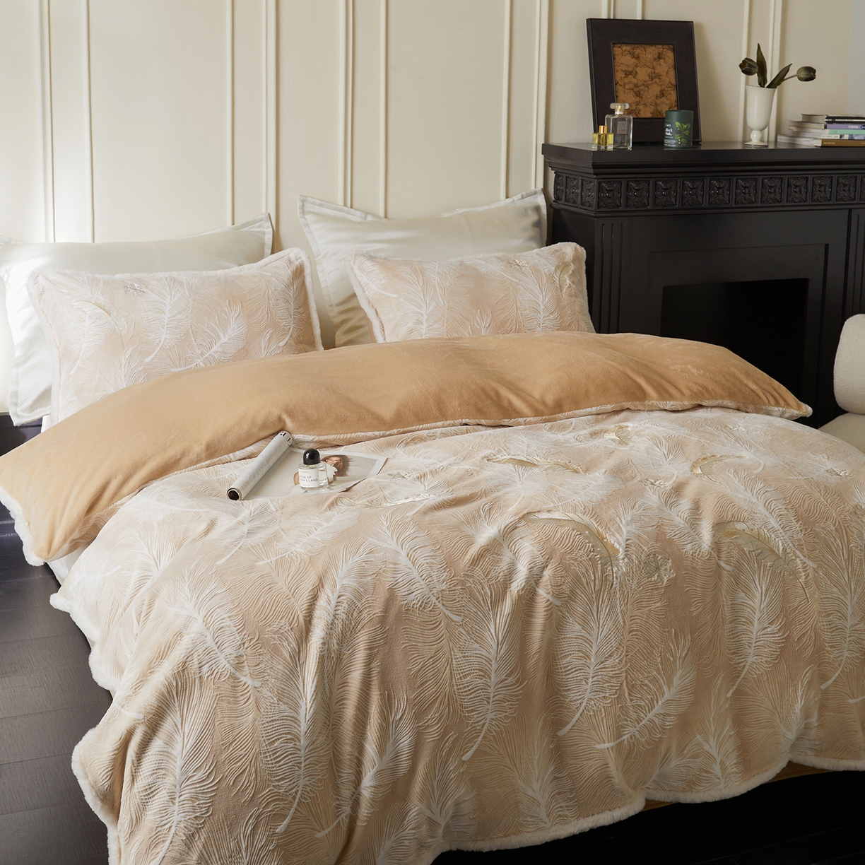 风向标家纺 2025新款A类立体烂花牛奶绒四件套-羽脉系列（风格一） 轻雕羽脉-慕斯咖