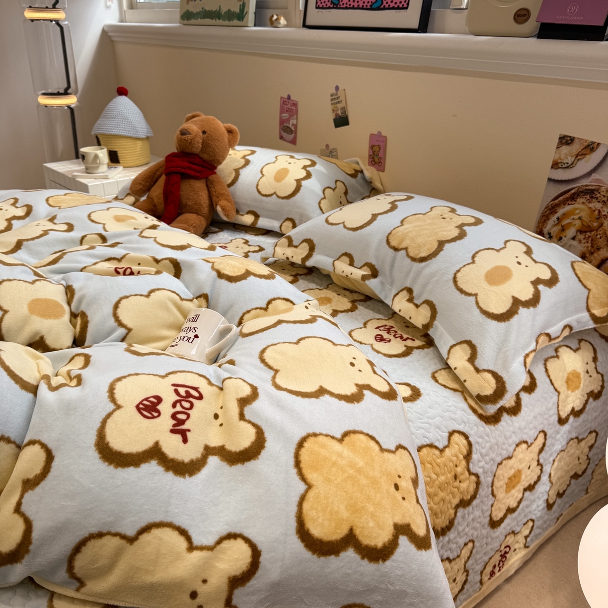 91家纺网 家纺一手货源 找家纺 潘朵拉 2025新款ins风牛奶绒床盖四件套 饼干熊