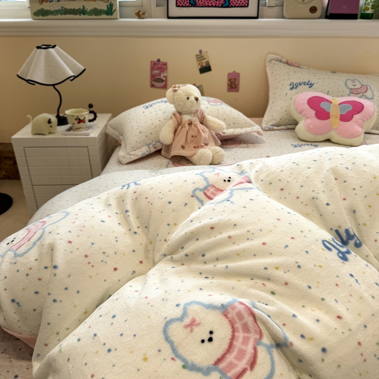 91家纺网 家纺一手货源 找家纺 潘朵拉 2025新款ins风牛奶绒床盖四件套 点点狗