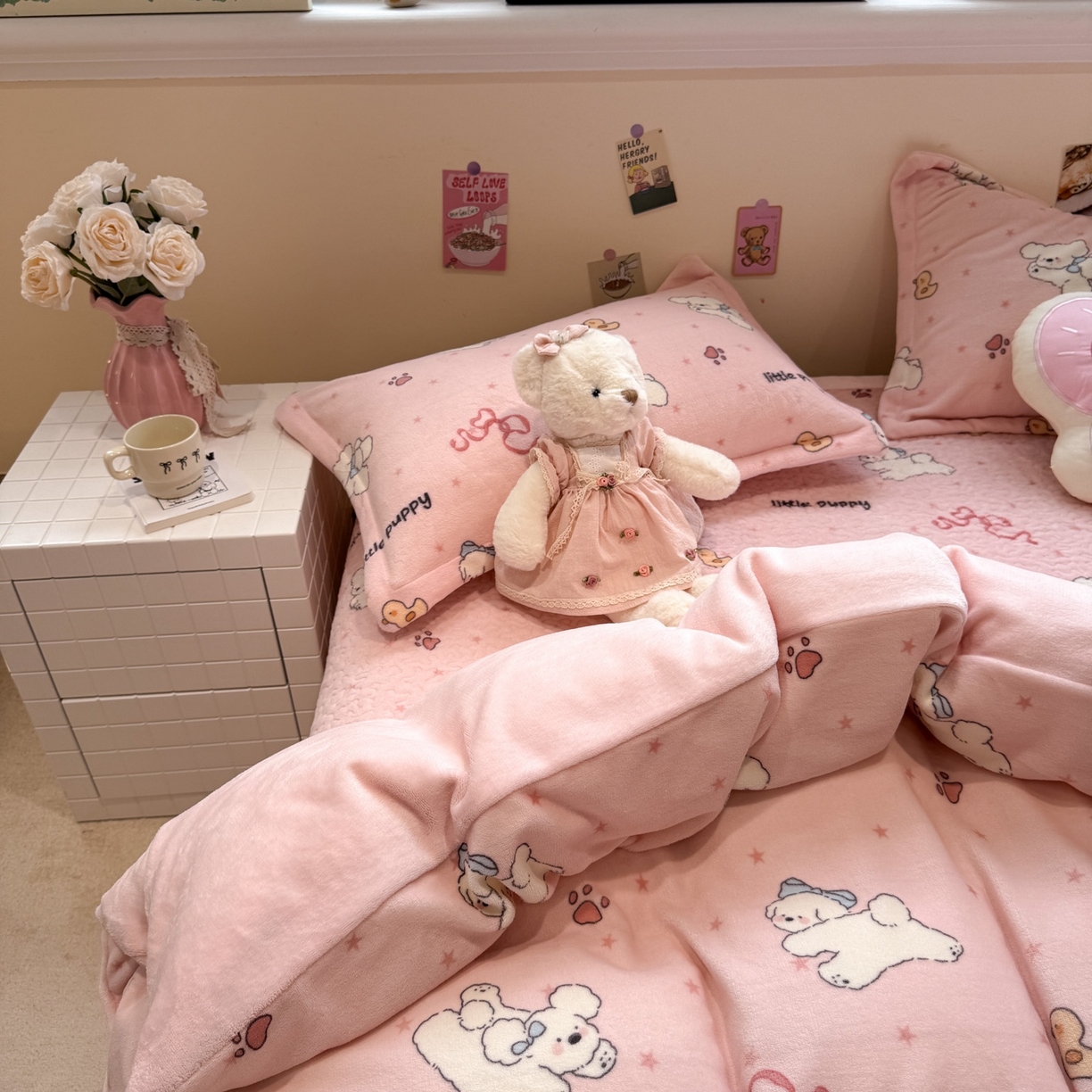 91家纺网 家纺一手货源 找家纺 潘朵拉 2025新款ins风牛奶绒床盖四件套 粉萌宝