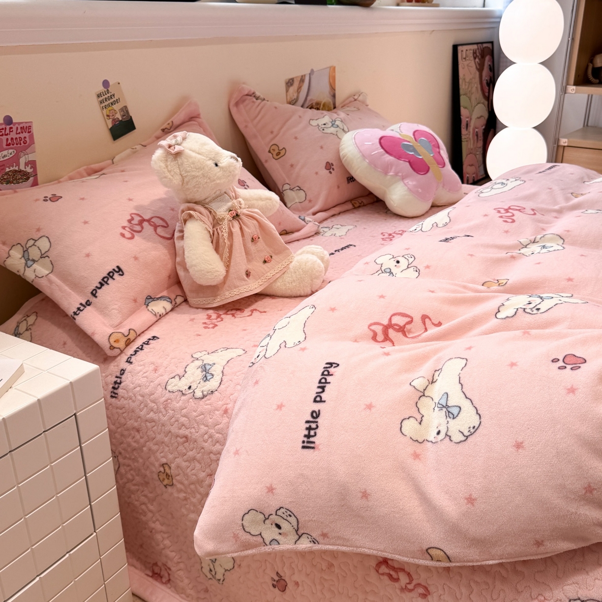 91家纺网 家纺一手货源 找家纺 潘朵拉 2025新款ins风牛奶绒床盖四件套 粉萌宝