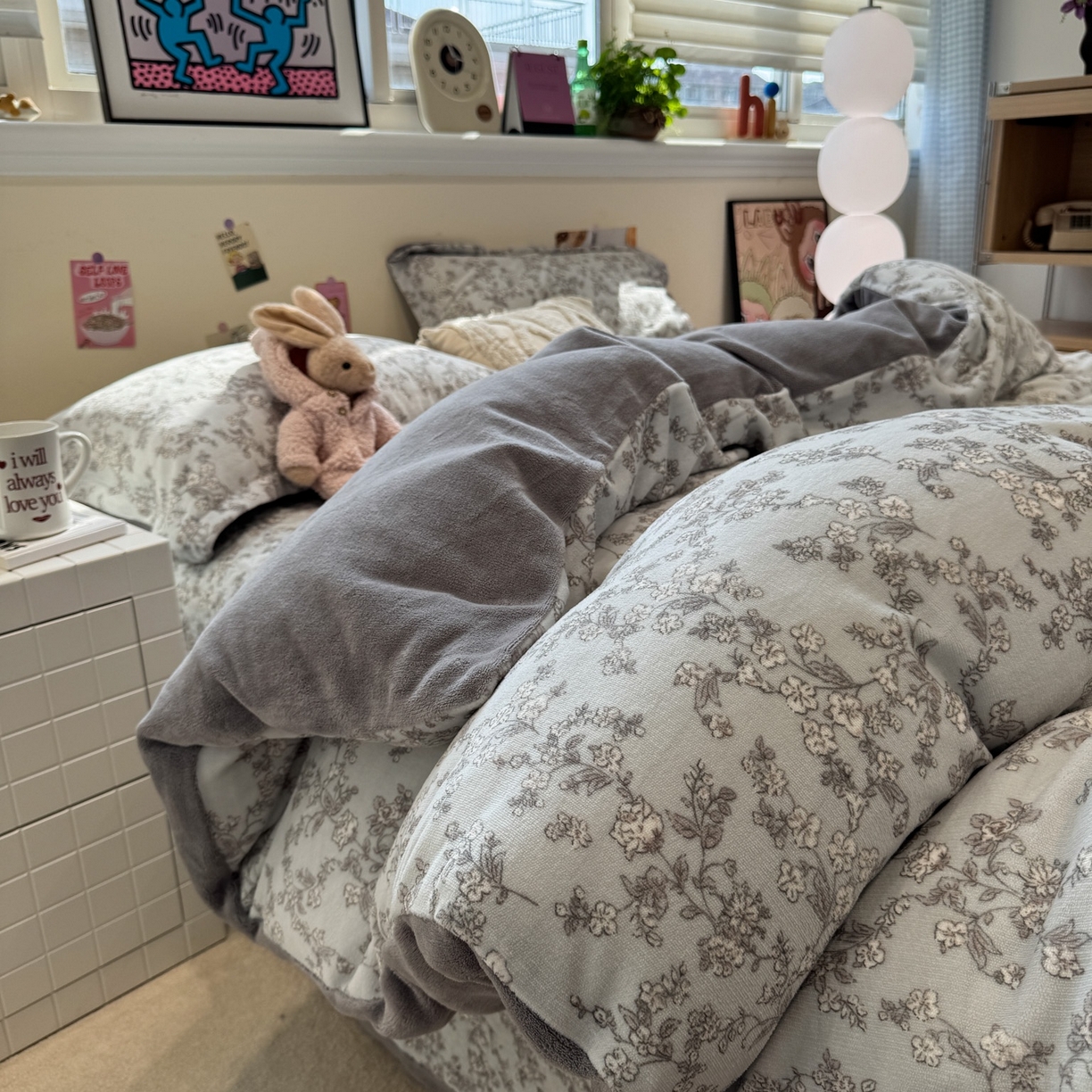 91家纺网 家纺一手货源 找家纺 潘朵拉 2025新款ins风牛奶绒床盖四件套 墨莲