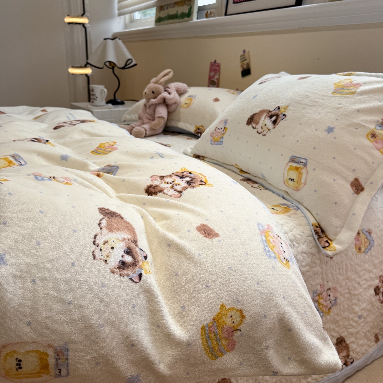 91家纺网 家纺一手货源 找家纺 潘朵拉 2025新款ins风牛奶绒床盖四件套 奶酪狗