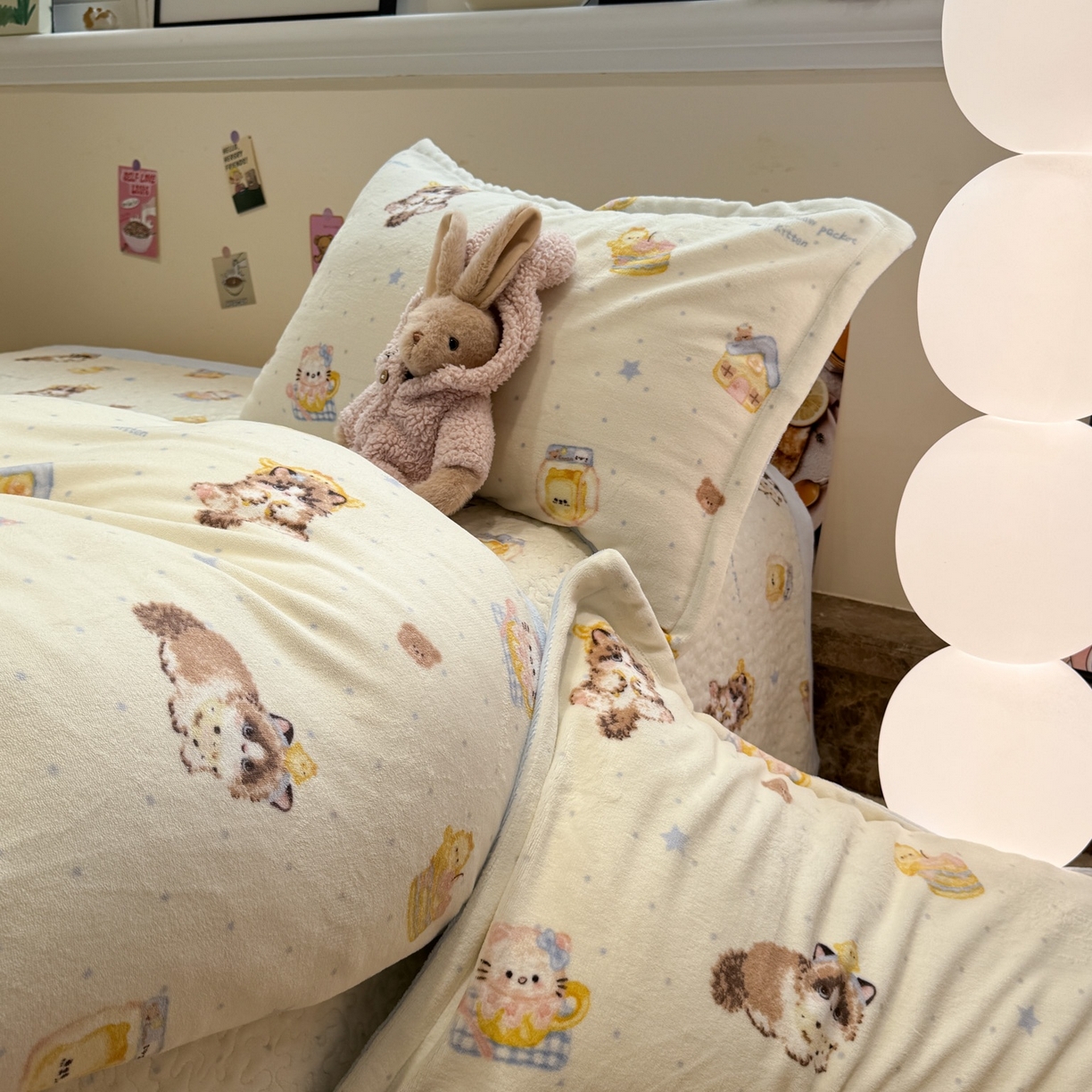 91家纺网 家纺一手货源 找家纺 潘朵拉 2025新款ins风牛奶绒床盖四件套 奶酪狗