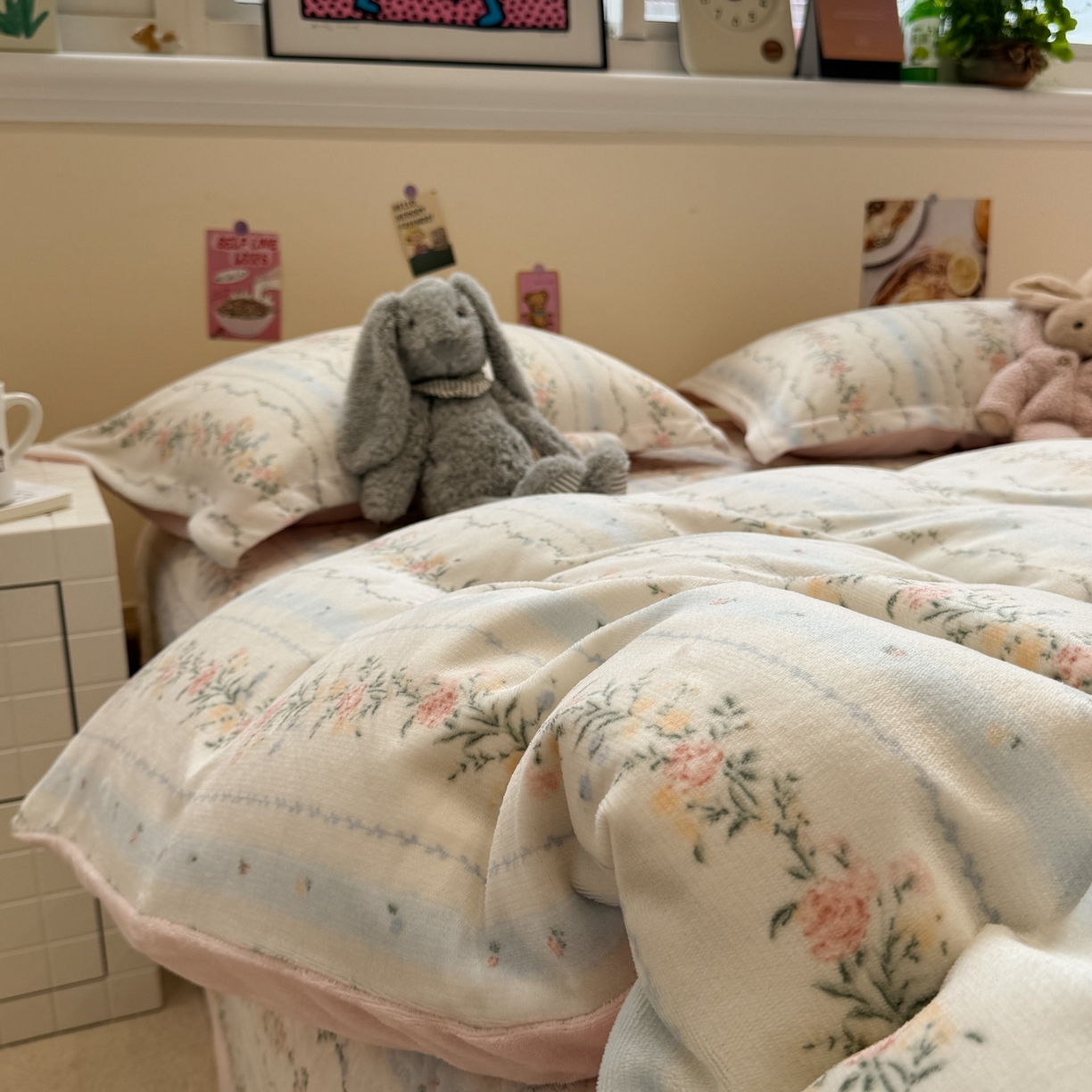 91家纺网 家纺一手货源 找家纺 潘朵拉 2025新款ins风牛奶绒床盖四件套 山茶予你