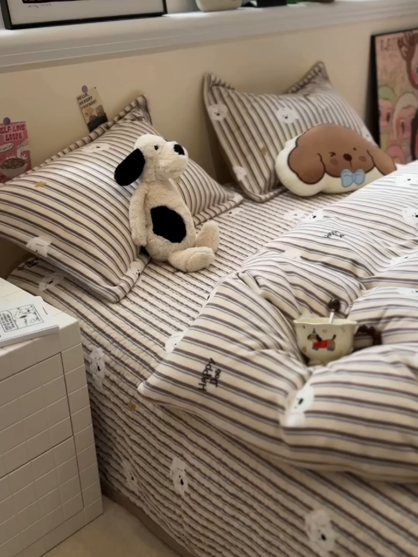 91家纺网 家纺一手货源 找家纺 潘朵拉 2025新款ins风牛奶绒床盖四件套 条纹狗