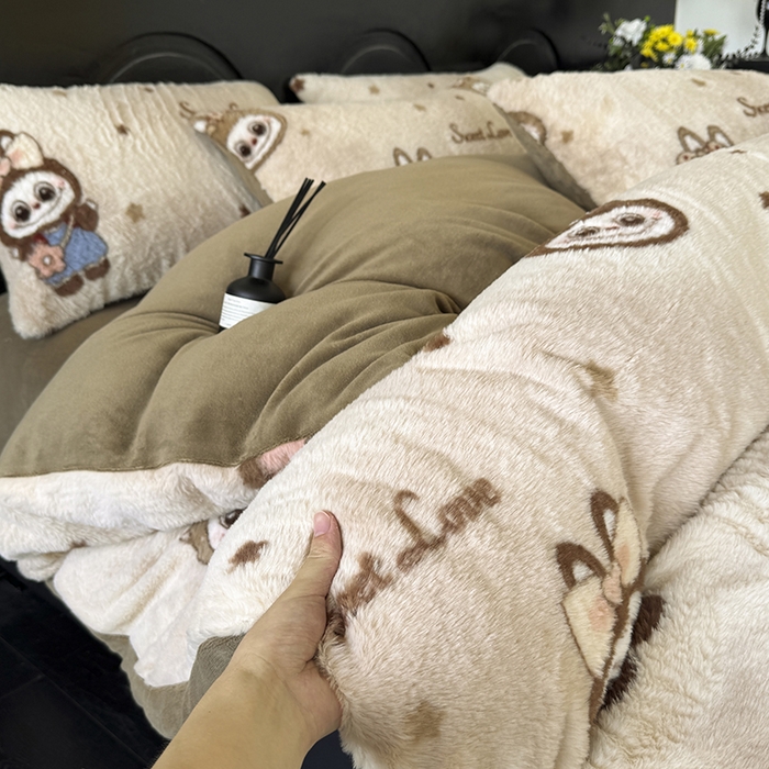 91家纺网 家纺一手货源 找家纺 （总）梵克保罗 2025秋冬新款直播热卖高克重加厚轻奢法式獭兔毛绒牛奶绒美拉德风被套