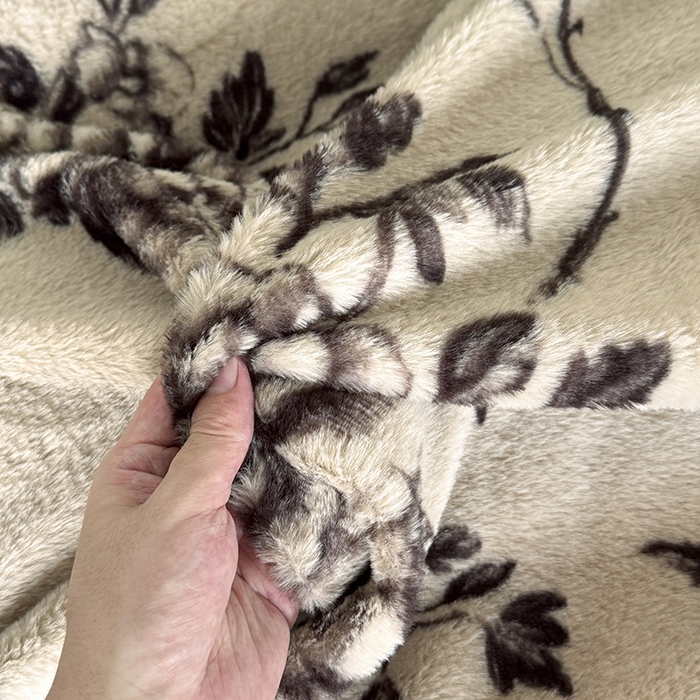 91家纺网 家纺一手货源 找家纺 梵克保罗 2025秋冬新款直播热卖高克重加厚轻奢法式獭兔毛绒牛奶绒美拉德风被套 繁花