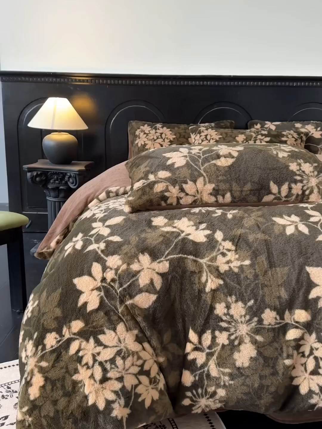 91家纺网 家纺一手货源 找家纺 梵克保罗 2025秋冬新款直播热卖高克重加厚轻奢法式獭兔毛绒牛奶绒美拉德风被套 花枝