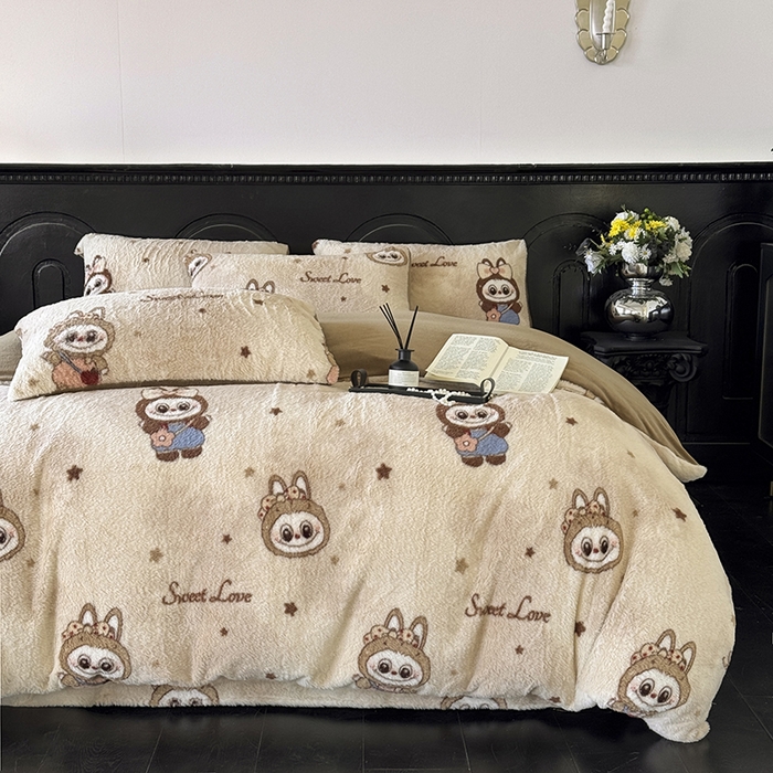 91家纺网 家纺一手货源 找家纺 梵克保罗 2025秋冬新款直播热卖高克重加厚轻奢法式獭兔毛绒牛奶绒美拉德风被套 拉布布