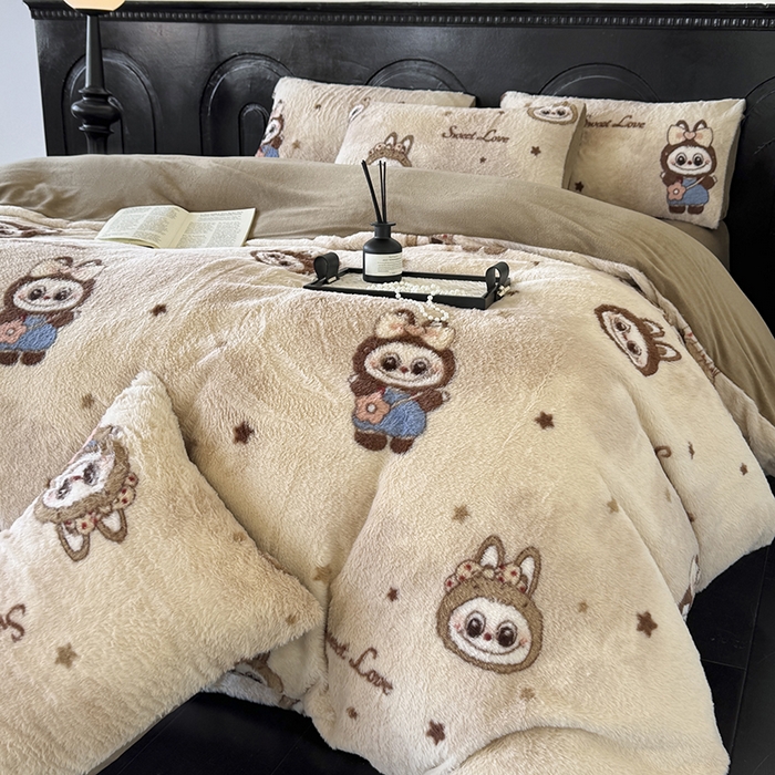 91家纺网 家纺一手货源 找家纺 梵克保罗 2025秋冬新款直播热卖高克重加厚轻奢法式獭兔毛绒牛奶绒美拉德风被套 拉布布