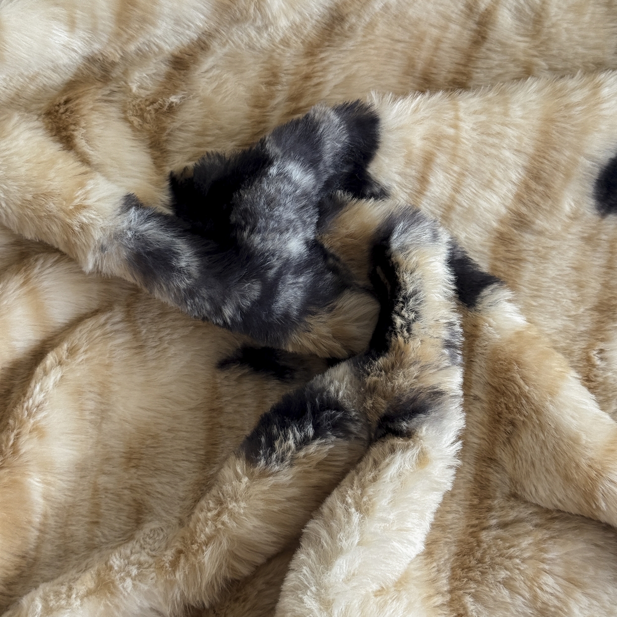 91家纺网 家纺一手货源 找家纺 新印象 2025新款兔毛绒保暖床笠系列 兔毛绒--蔓朵