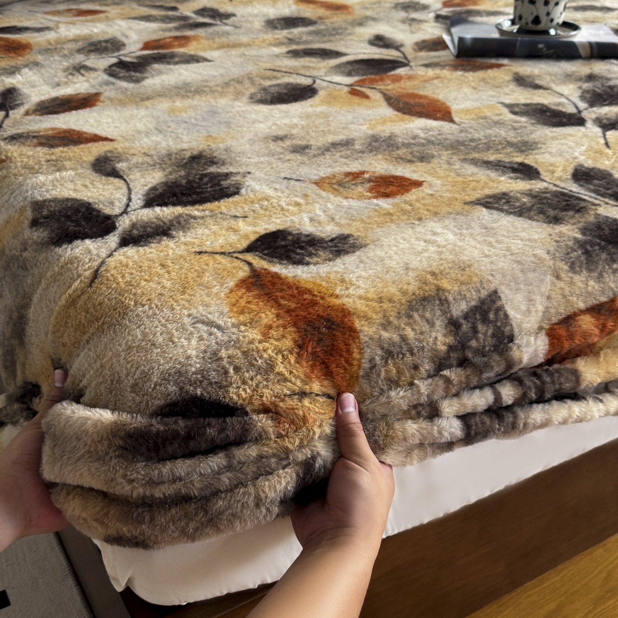 91家纺网 家纺一手货源 找家纺 新印象 2025新款兔毛绒保暖床笠系列 兔毛绒-艾秋