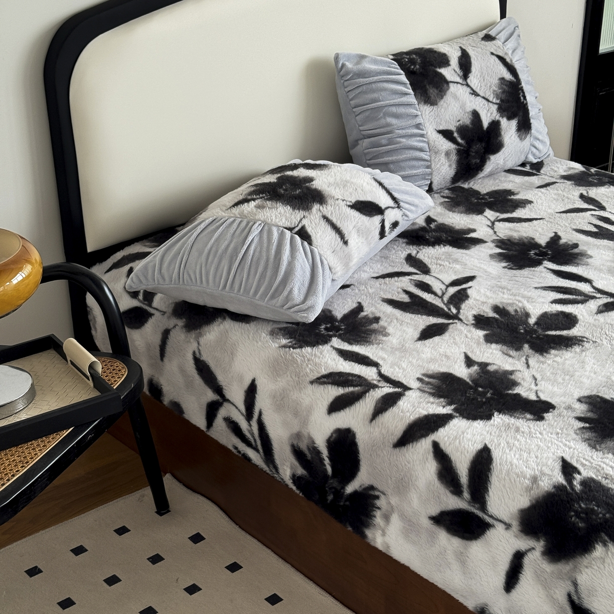 91家纺网 家纺一手货源 找家纺 新印象 2025新款兔毛绒保暖床笠系列 兔毛绒-奥丽加朵